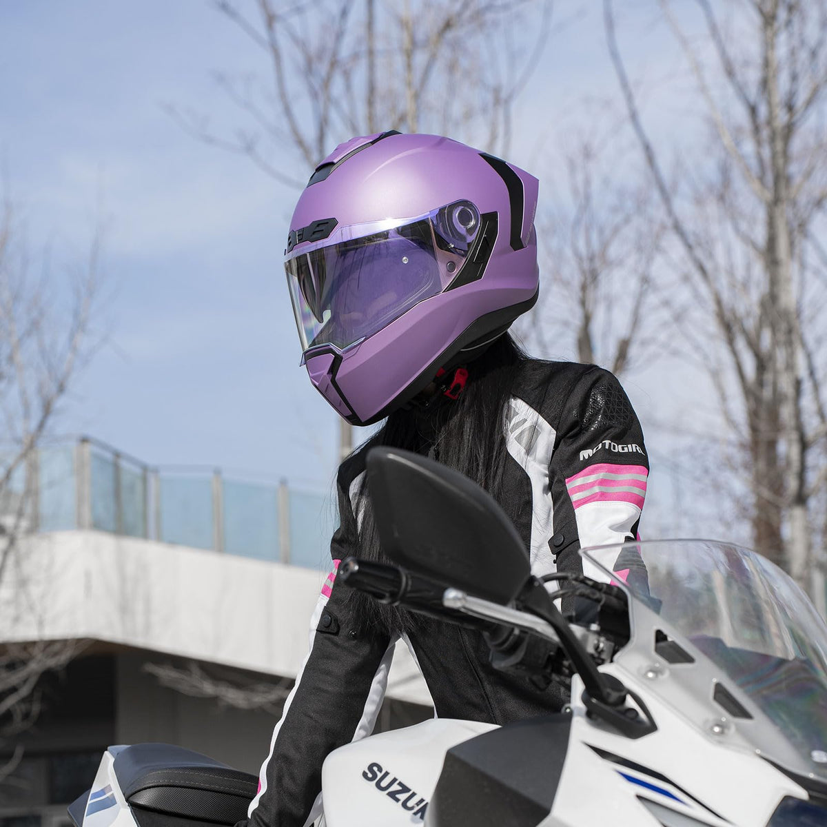 Dual Visor Full Face Motorcycle Helmet J525