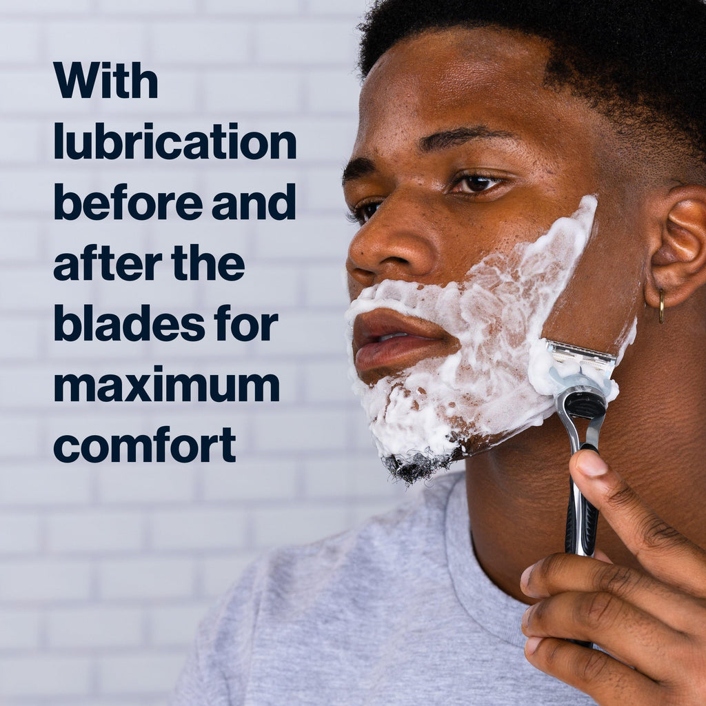 Razor with 4 Blade Refills Y829